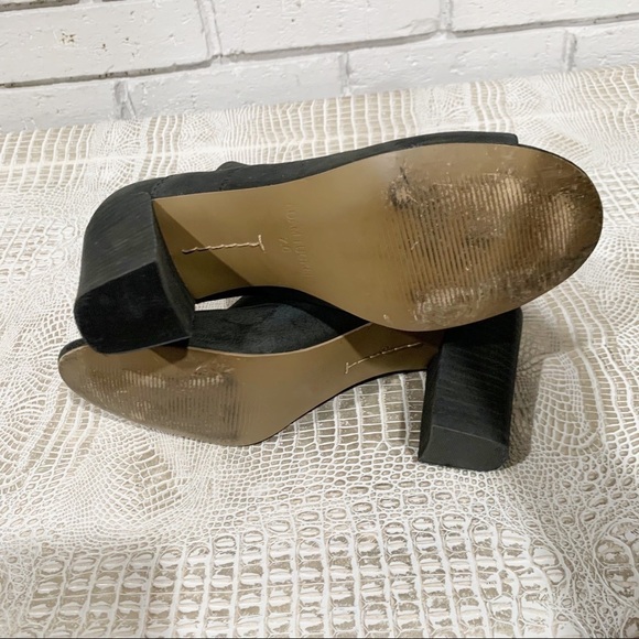 Me Too Women's Adam Tucker McKenna Cuoio Sandal - Picture 10 of 13